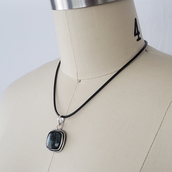 Handmade Labradorite Gemstone Set in 925 Sterling Silver Pendant 1.38", NWT - Picture 11 of 13